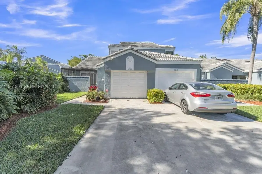 8209 Waterford Ave, Tamarac, FL 33321 - Image #2