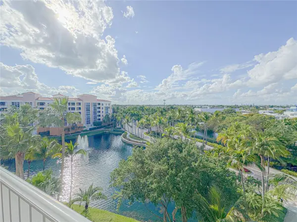 703 Crandon Blvd #PH-3, Key Biscayne, FL 33149