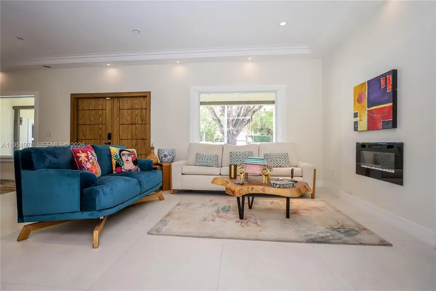 5620 Alton Rd, Miami Beach, FL 33140 - Image #2