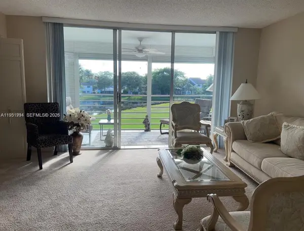 821 Cypress Blvd #312, Pompano Beach, FL 33069