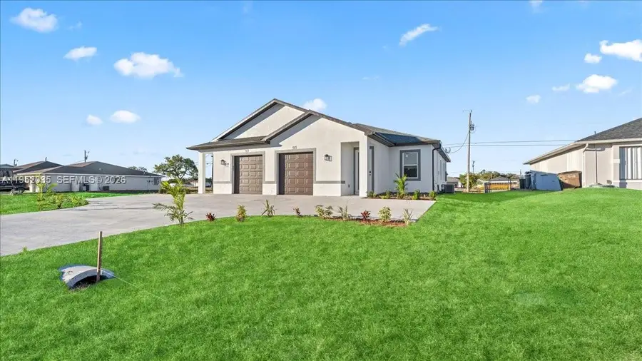 913/915 Ne 15th Ln, Cape Coral, FL 33909 - Image #2