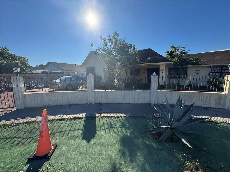 530 SW 101st Ct, Miami, FL 33174 - Image #2
