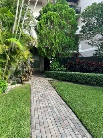 9001 SW 94th St, Miami, FL 33176 - Image #1