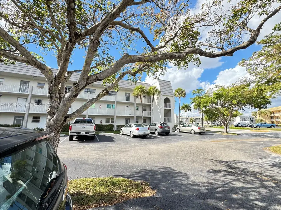 8515 Sunrise Lakes Blvd #112, Sunrise, FL 33322 - #3