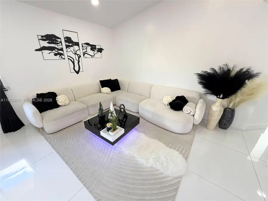 1100 SW 109th Ave, Pembroke Pines, FL 33025 - #3