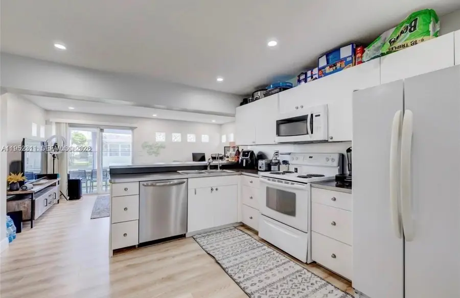 5402 NW 25th Ter, Tamarac, FL 33309 - Image #2