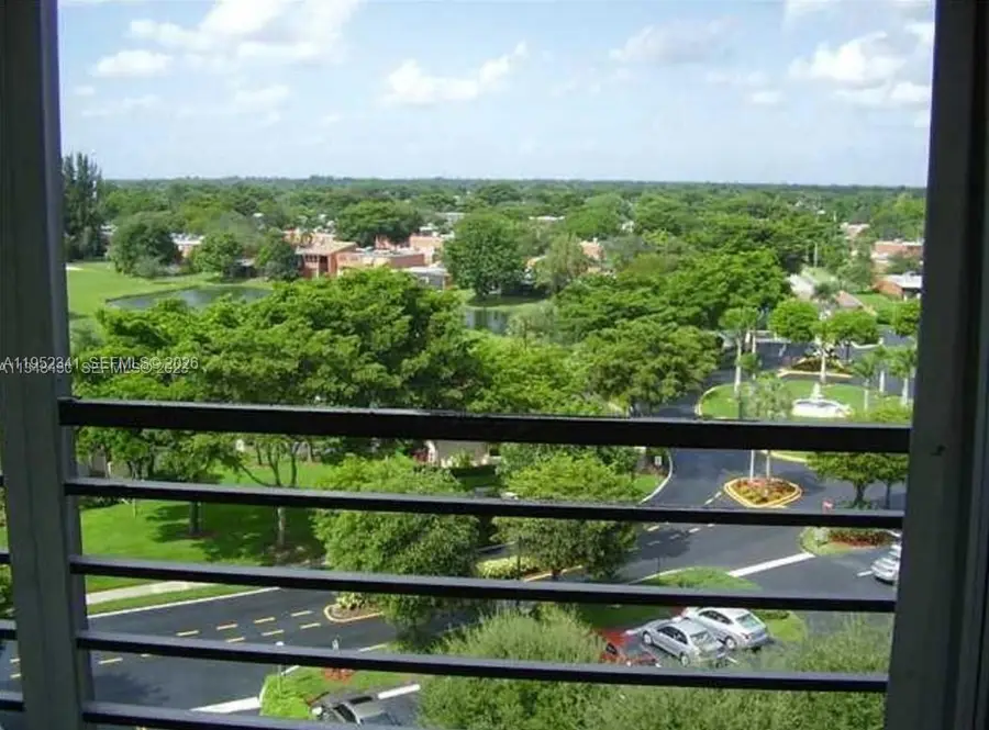 1300 Saint Charles Pl #PH15, Pembroke Pines, FL 33026 - Image #3