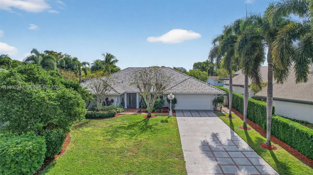 8704 Mahogany Ave, Plantation, FL 33324 - Image #1