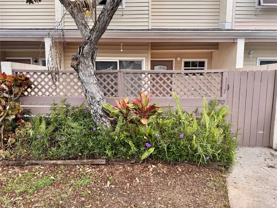 4879 N Hemingway Cir, Margate, FL 33063 - Image #2