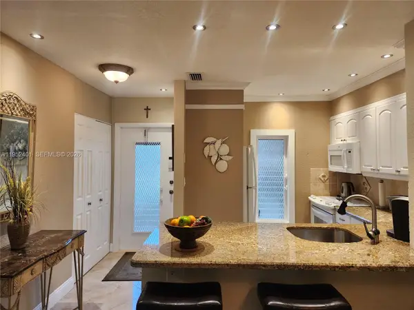 5100 NW 35th St #101, Lauderdale Lakes, FL 33319