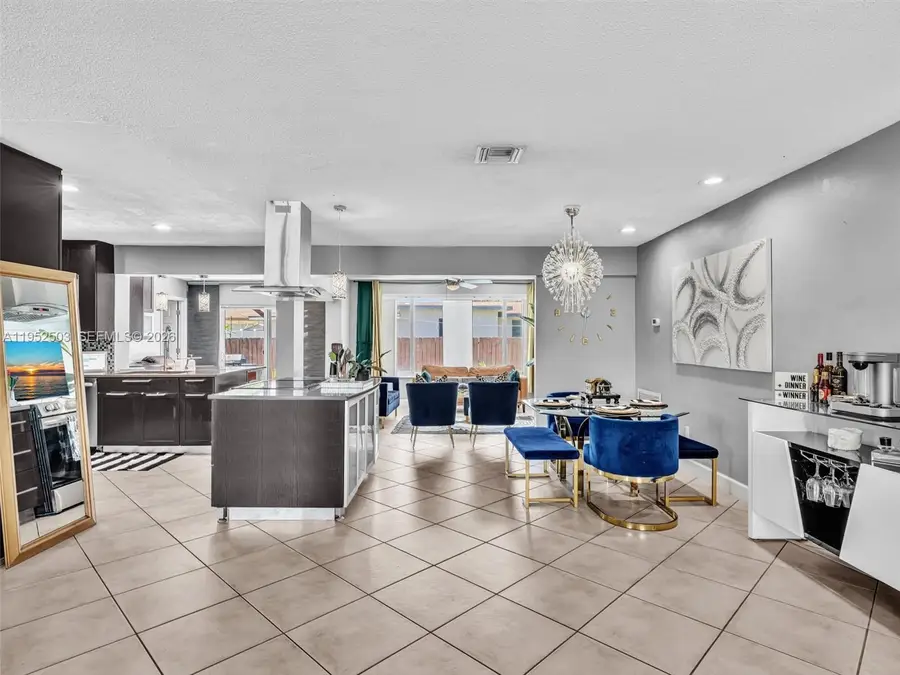 8581 NW 15th Ct, Pembroke Pines, FL 33024 - Image #2