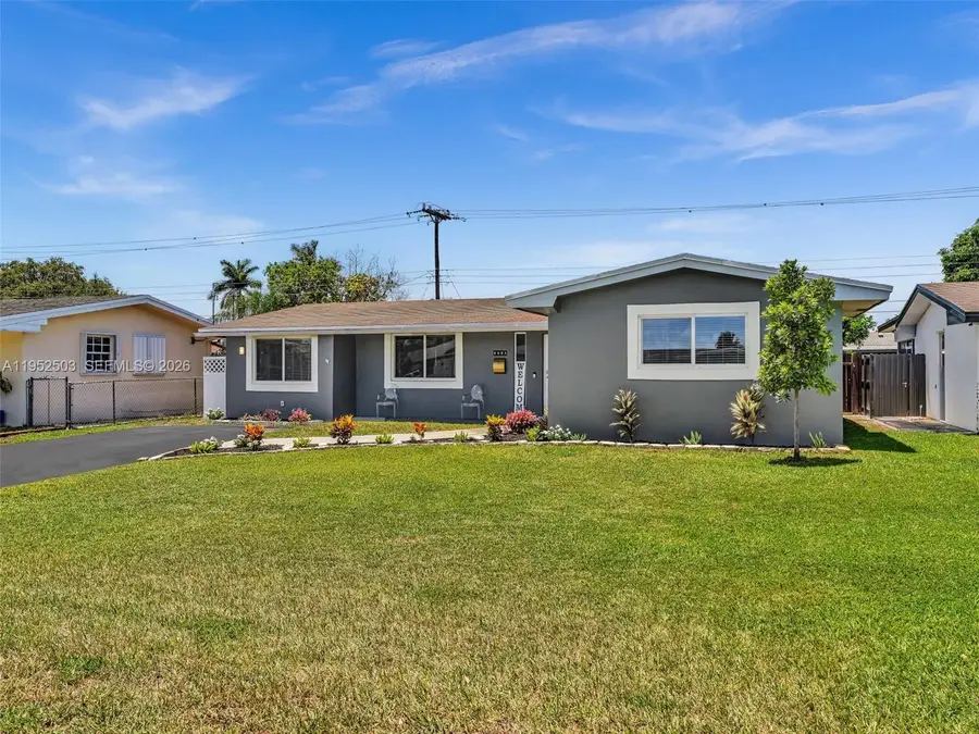 8581 NW 15th Ct, Pembroke Pines, FL 33024 - Image #3