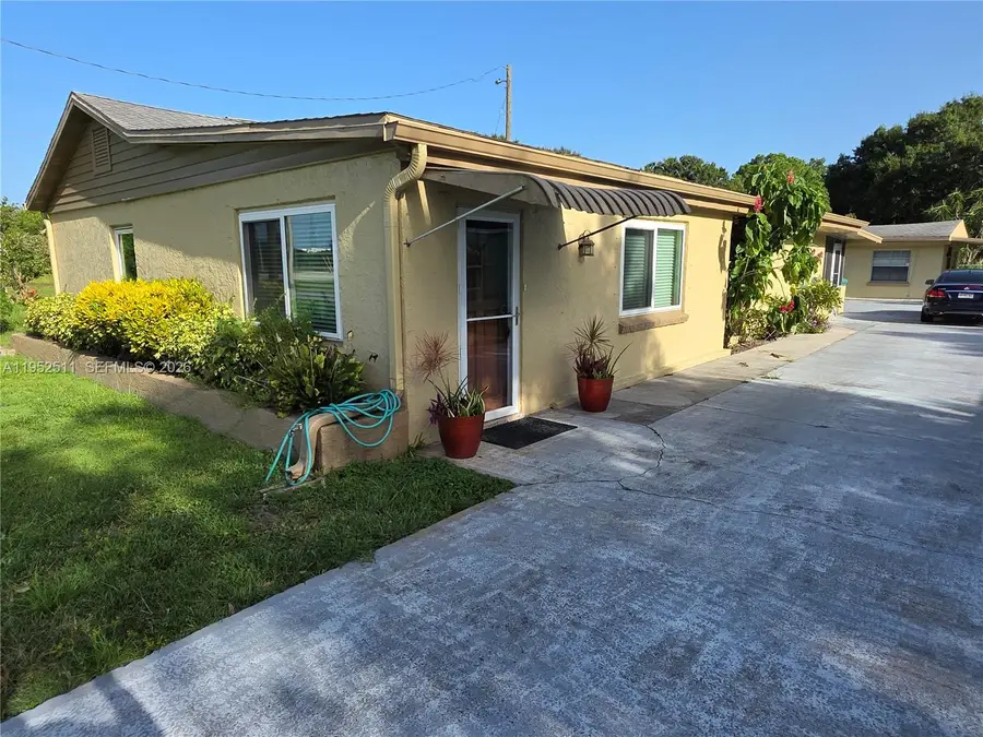 4321 Kirby Loop Rd, Fort Pierce, FL 34981 - Image #2