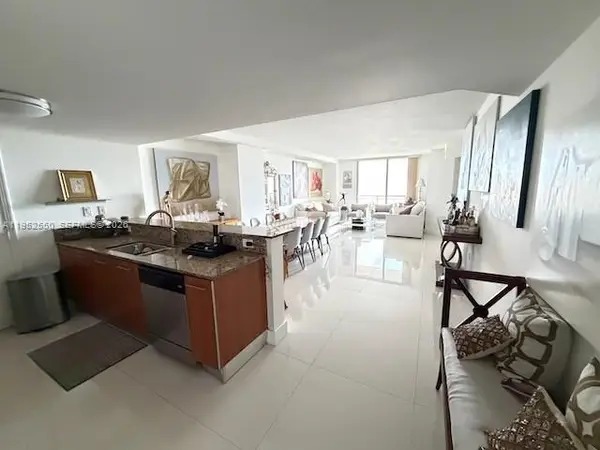 9066 SW 73rd Ct #1105, Miami, FL 33156