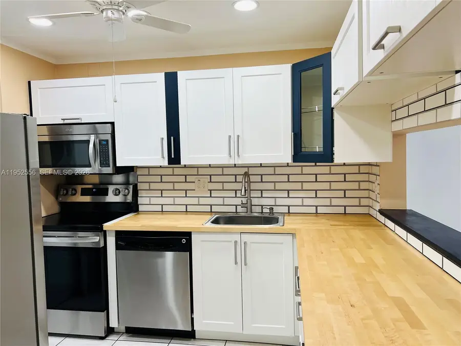 8000 Fairview Dr #310, Tamarac, FL 33321 - Image #2