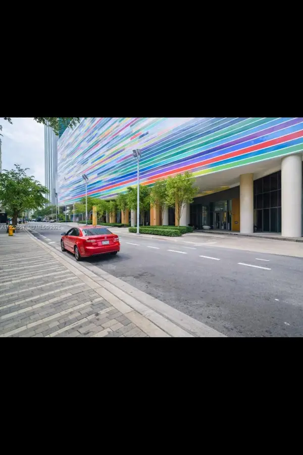 45 SW 9th St #1004, Miami, FL 33130