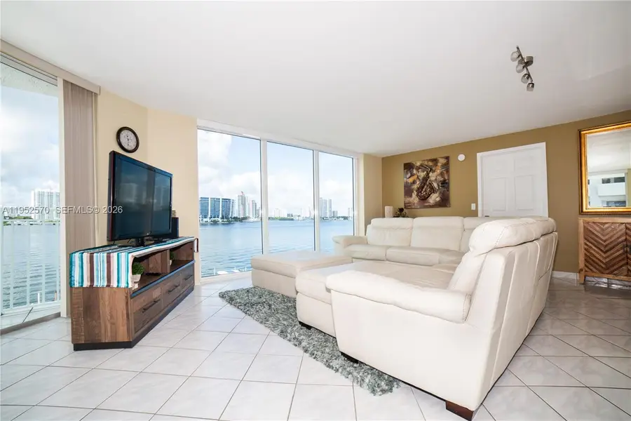 18000 N Bay Rd #404, Sunny Isles Beach, FL 33160 - Image #2
