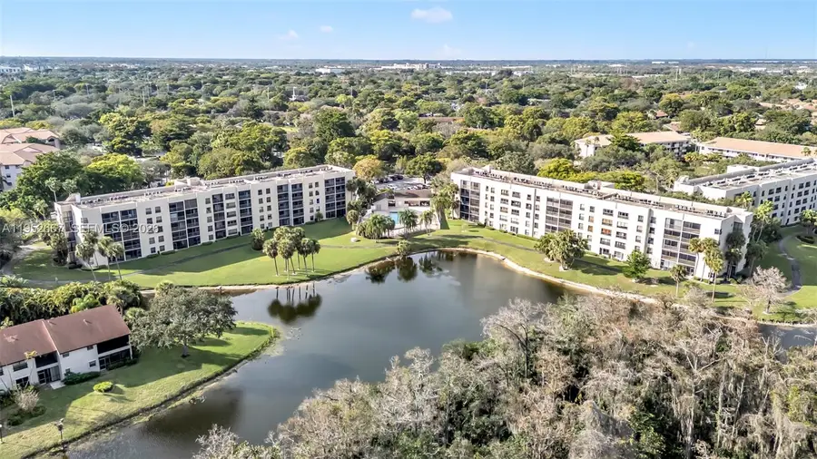 2900 NW 42nd Ave #A402, Coconut Creek, FL 33066 - Image #2