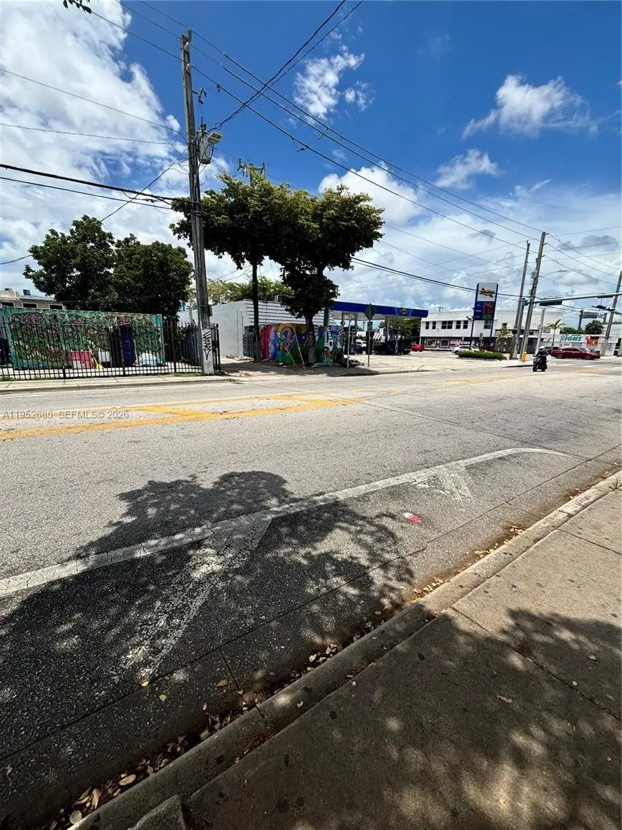 203 NW 35th St, Miami, FL 33127 - #2
