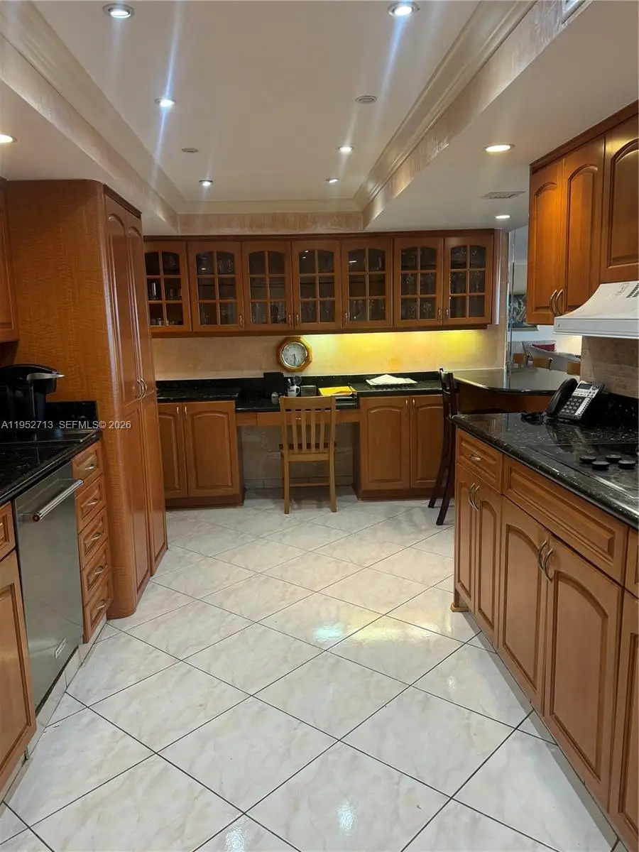 1800 NE 114th St #1511, Miami, FL 33181 - #3