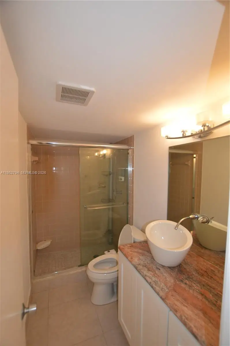 425 SE 11th Ter #402, Dania Beach, FL 33004 - Image #2