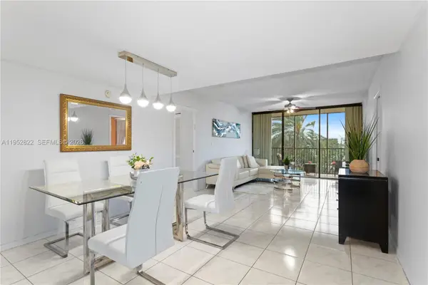 20379 W Country Club Dr #532, Aventura, FL 33180