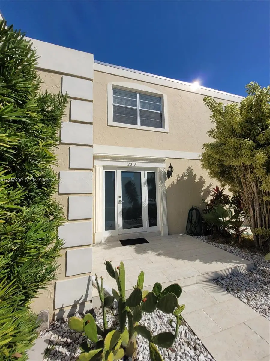 2217 NE 7th St #21, Hallandale Beach, FL 33009 - Image #2