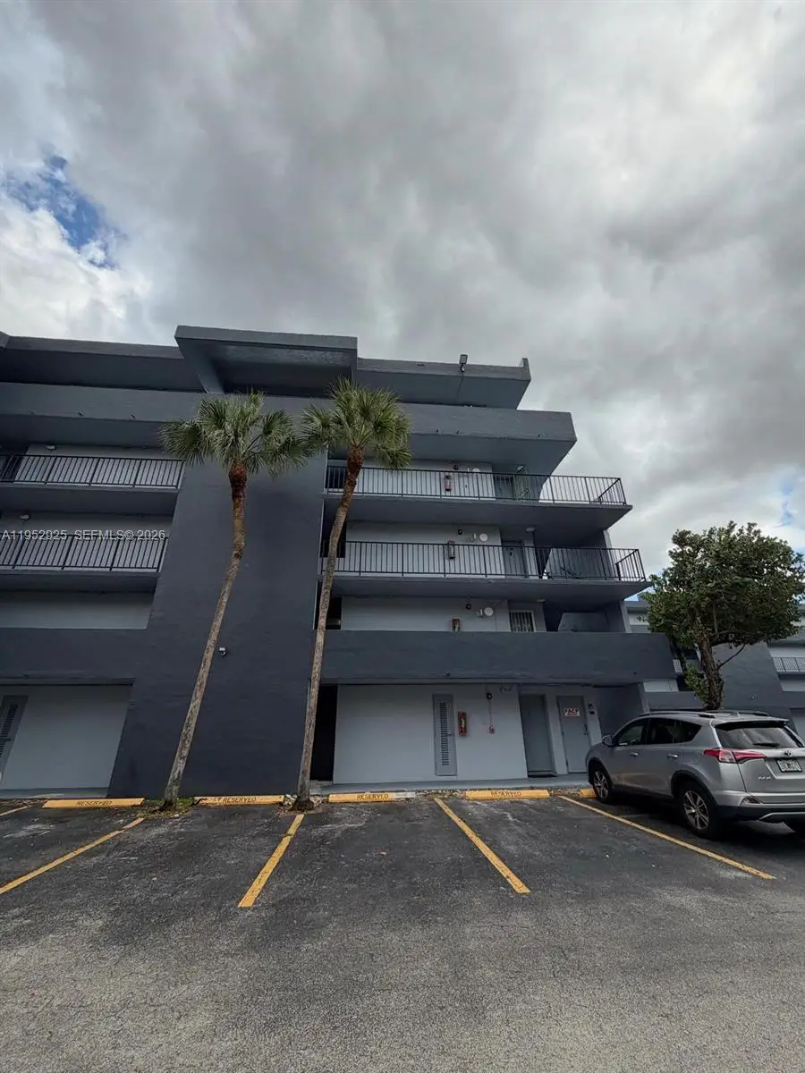 310 Fontainebleau Blvd #206, Miami, FL 33172 - Image #2