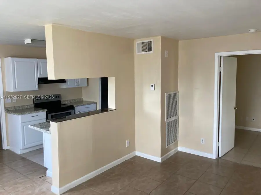 8705 NW 39th St, Sunrise, FL 33351 - Image #2