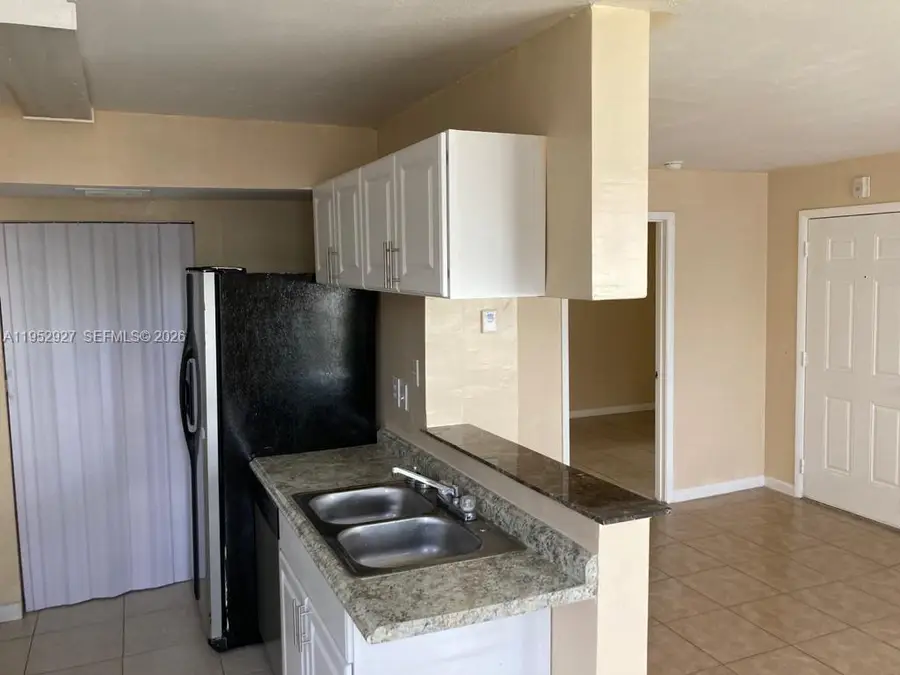 8705 NW 39th St, Sunrise, FL 33351 - Image #3