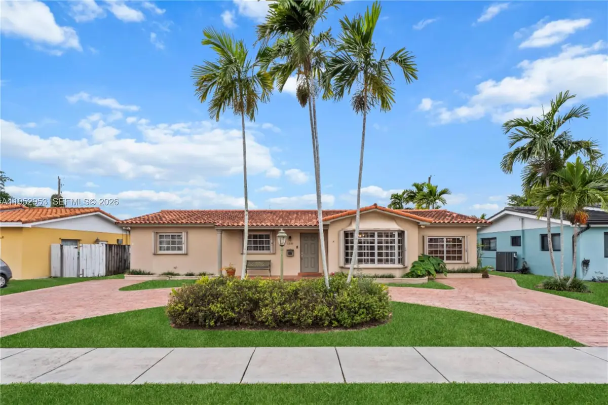 2232 SW 98th Pl, Miami, FL 33165 - Image #1
