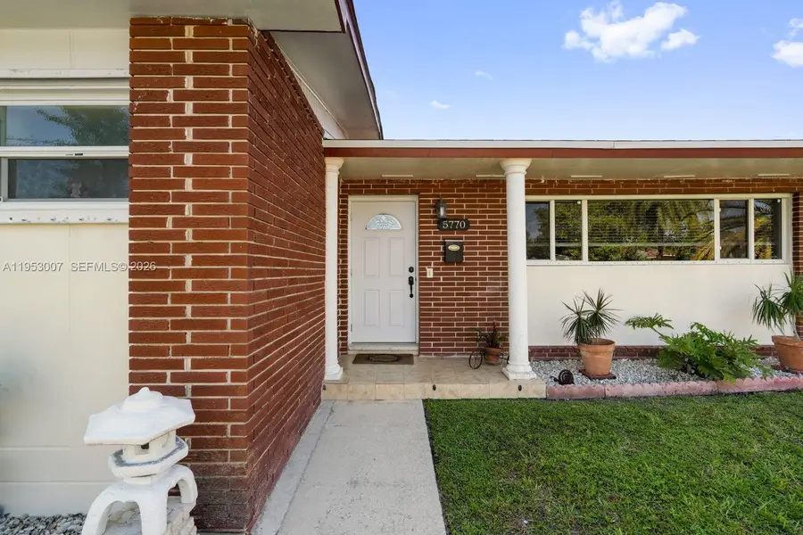 5770 NW 111th St, Hialeah, FL 33012 - Image #2