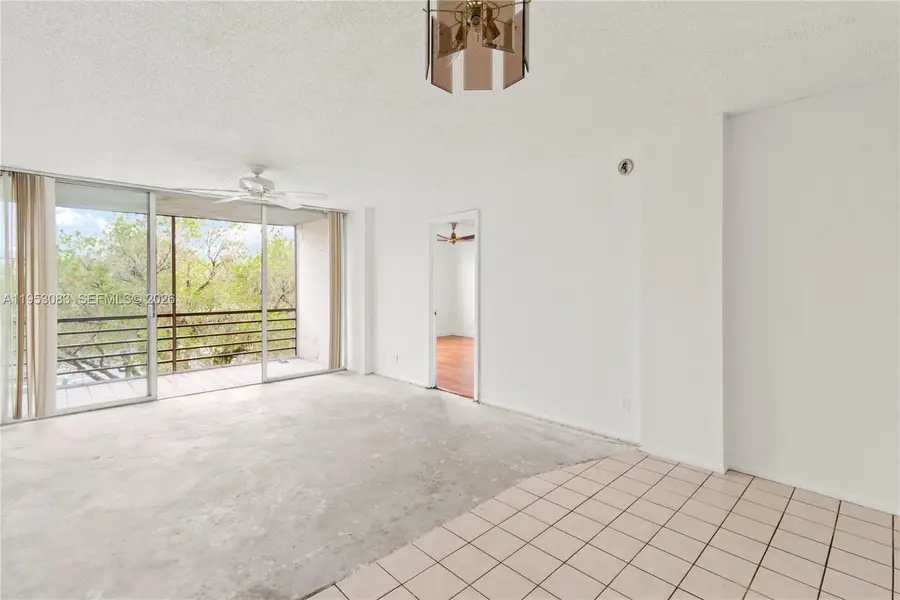 117 Royal Park Dr #3H, Oakland Park, FL 33309 - Image #3