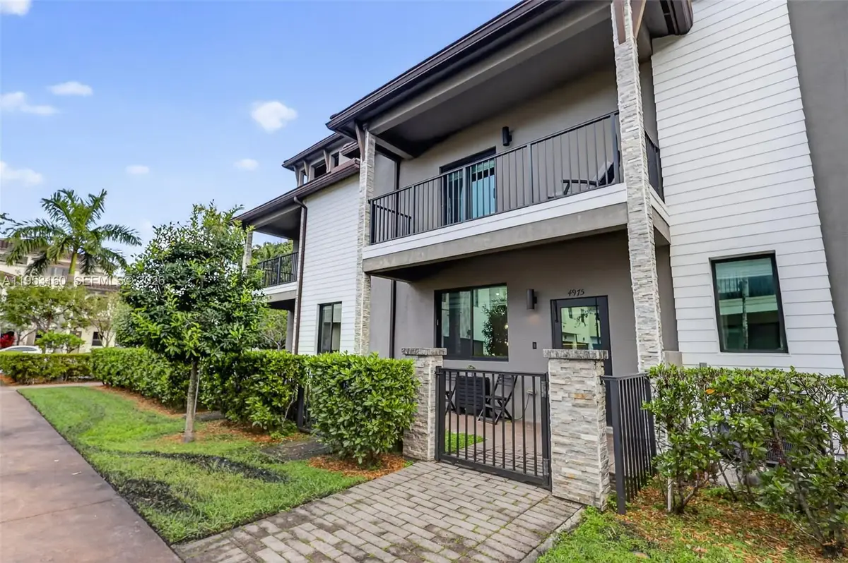 4975 NW 83rd Path, Doral, FL 33166 - Image #1