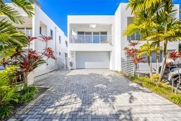 817 NE 17th Way, Fort Lauderdale, FL 33304