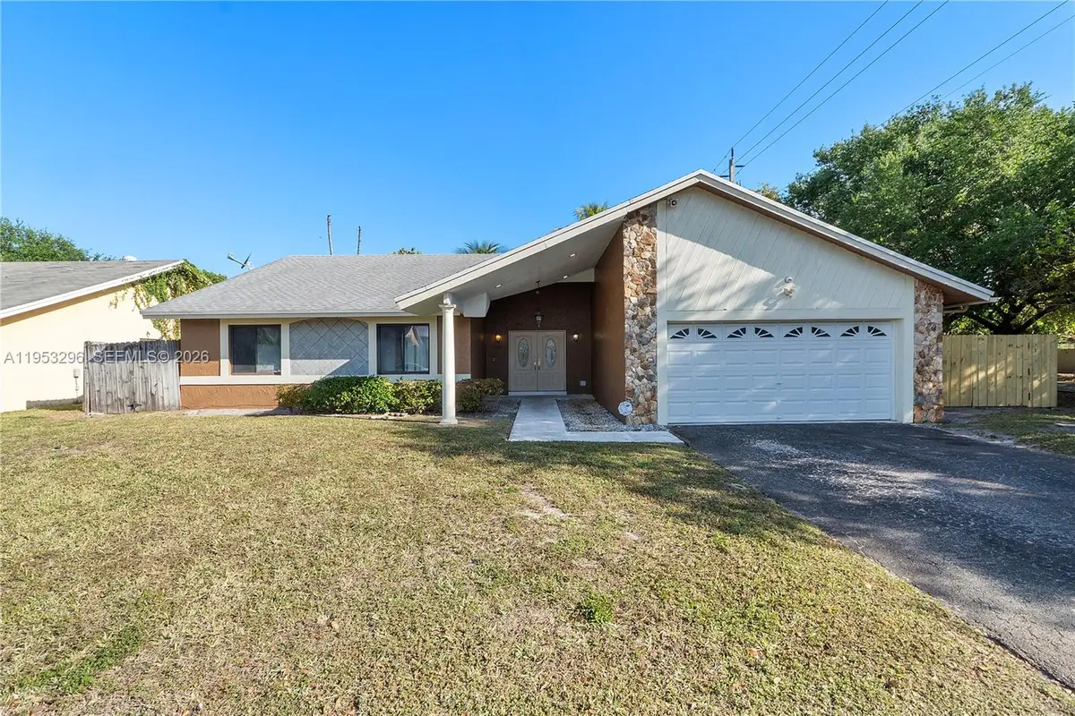 8201 NW 53rd St, Lauderhill, FL 33351 - Image #1