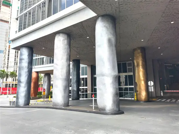 465 Brickell Ave #4402, Miami, FL 33131