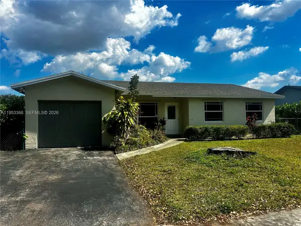401 NW 83rd Way, Pembroke Pines, FL 33024