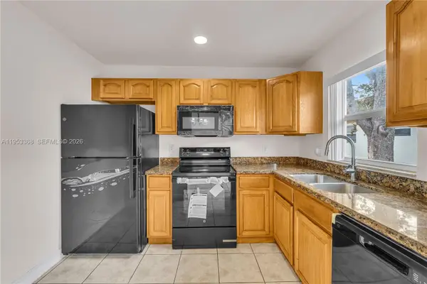 5216 NW 18th Ct #4J, Lauderhill, FL 33313