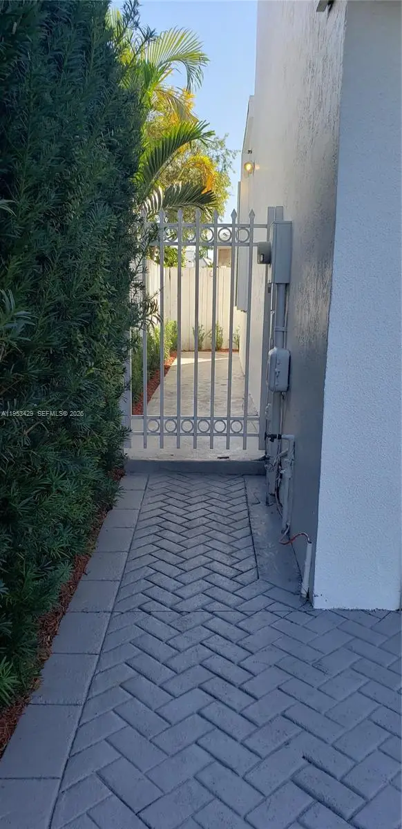 11242 SW 62nd Ln, Miami, FL 33173 - Image #2