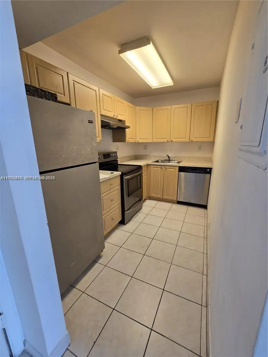 405 S Pine Island Rd #202D, Plantation, FL 33324 - #3