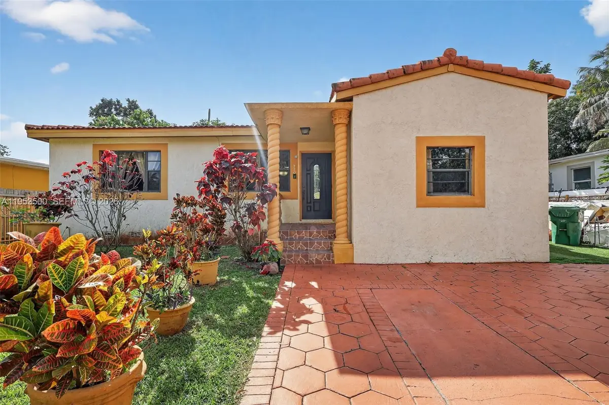 520 NE 111th St, Miami, FL 33161 - #1