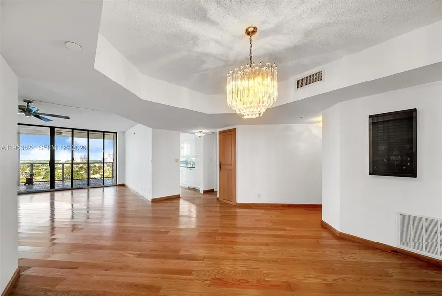 3598 NE Yacht Club Dr #1402, Aventura, FL 33180 - Image #2