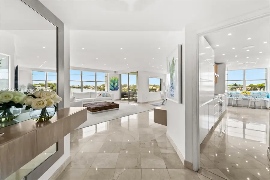 5640 Collins Ave #4D, Miami Beach, FL 33140 - #2