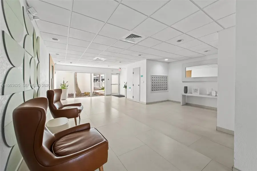 1665 Bay Rd #518, Miami Beach, FL 33139 - Image #2