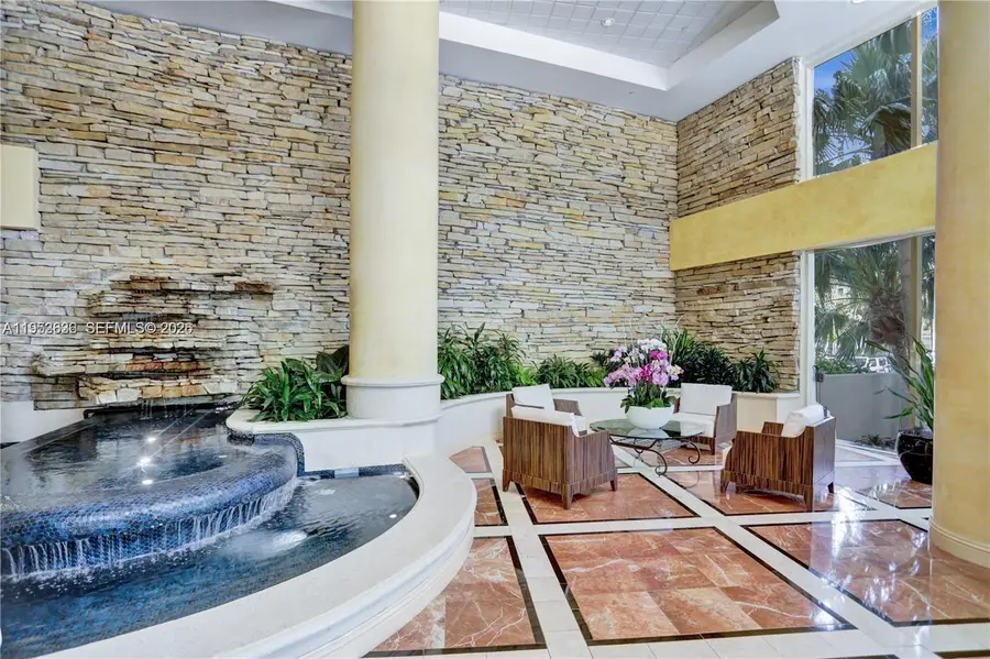 20281 E Country Club Dr #M6, Aventura, FL 33180 - Image #3