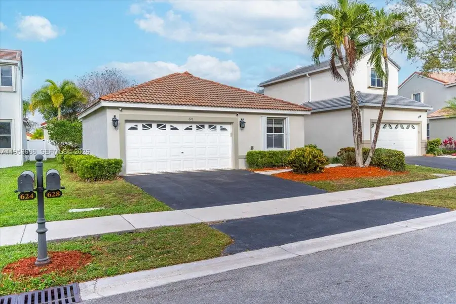 628 Stanton Dr, Weston, FL 33326 - Image #2