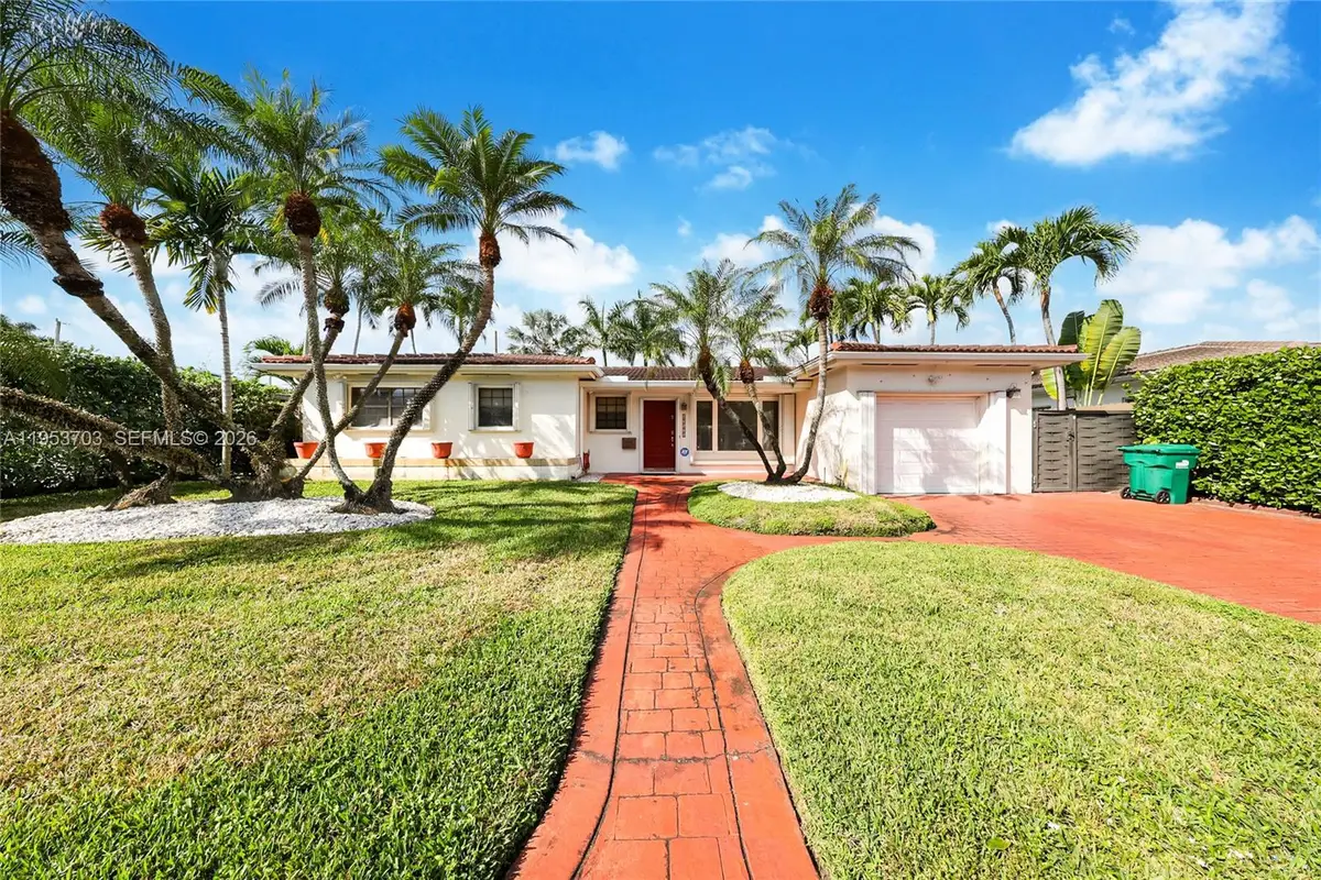 19420 NE 19th Pl, Miami, FL 33179 - Image #1