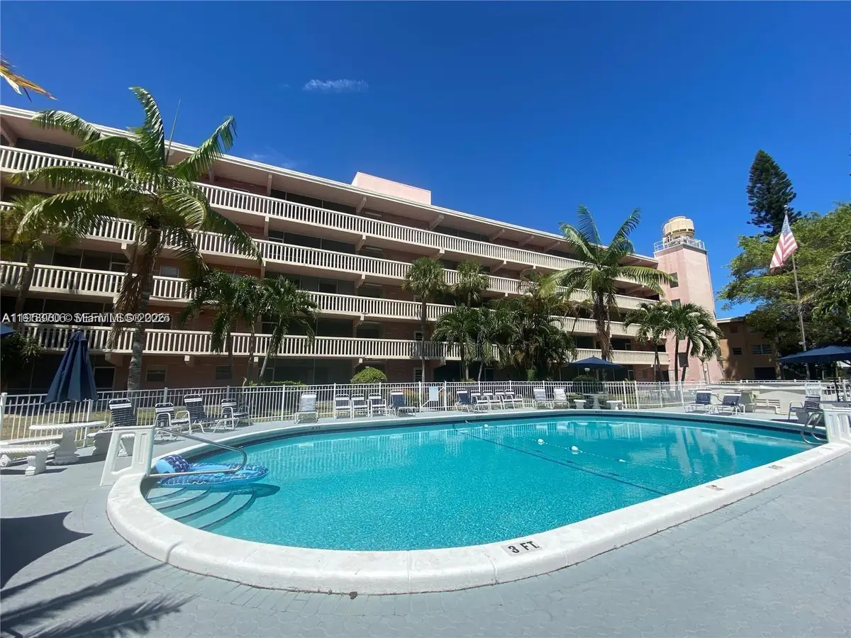 180 NE 12th Ave #14E, Hallandale Beach, FL 33009 - Image #1