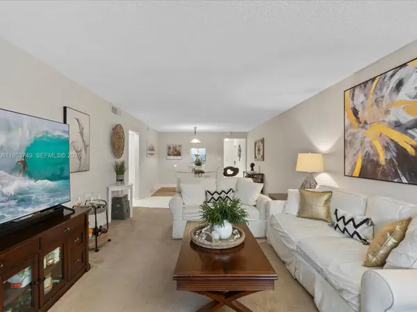 2004 Granada Dr #O2, Coconut Creek, FL 33066